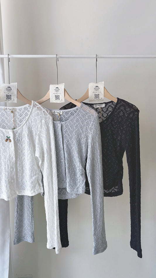 抓皺薄針織喇叭袖上衣