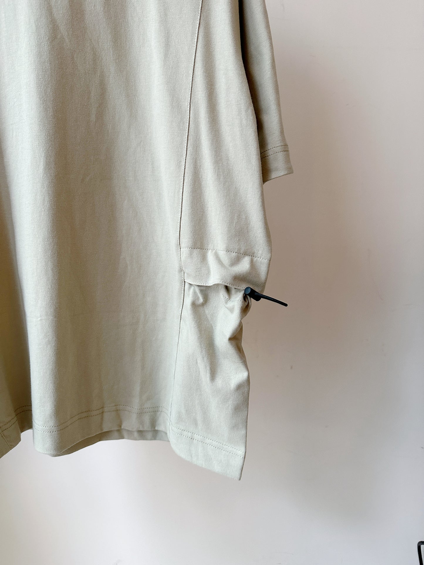 中性寬鬆雙口袋T-shirt