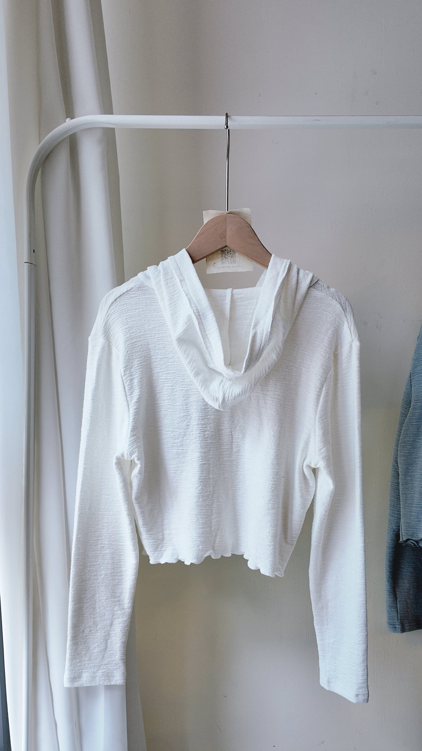 連帽排扣下捲邊外套上衣