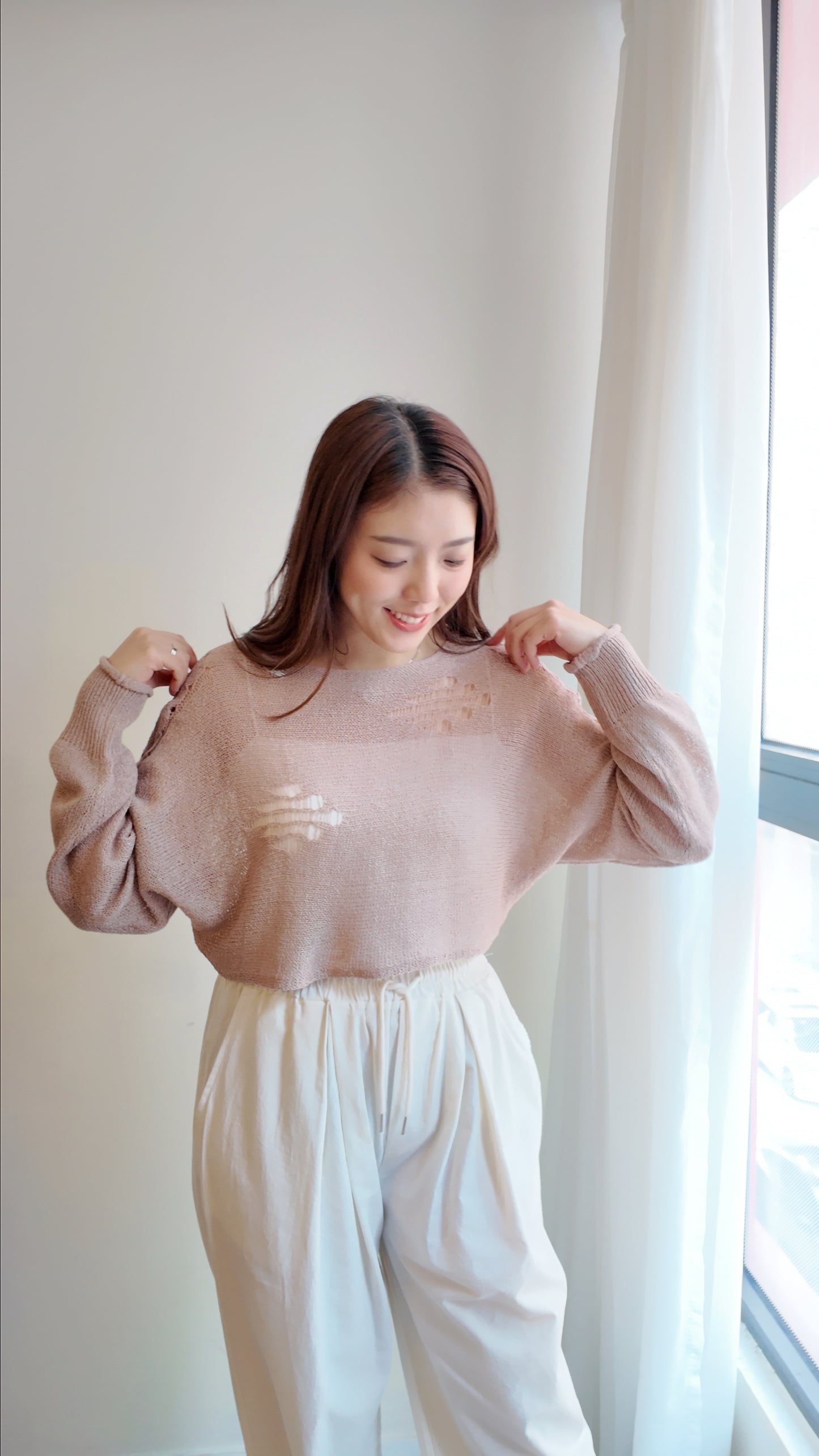 短版洞洞麻花長袖上衣/罩衫