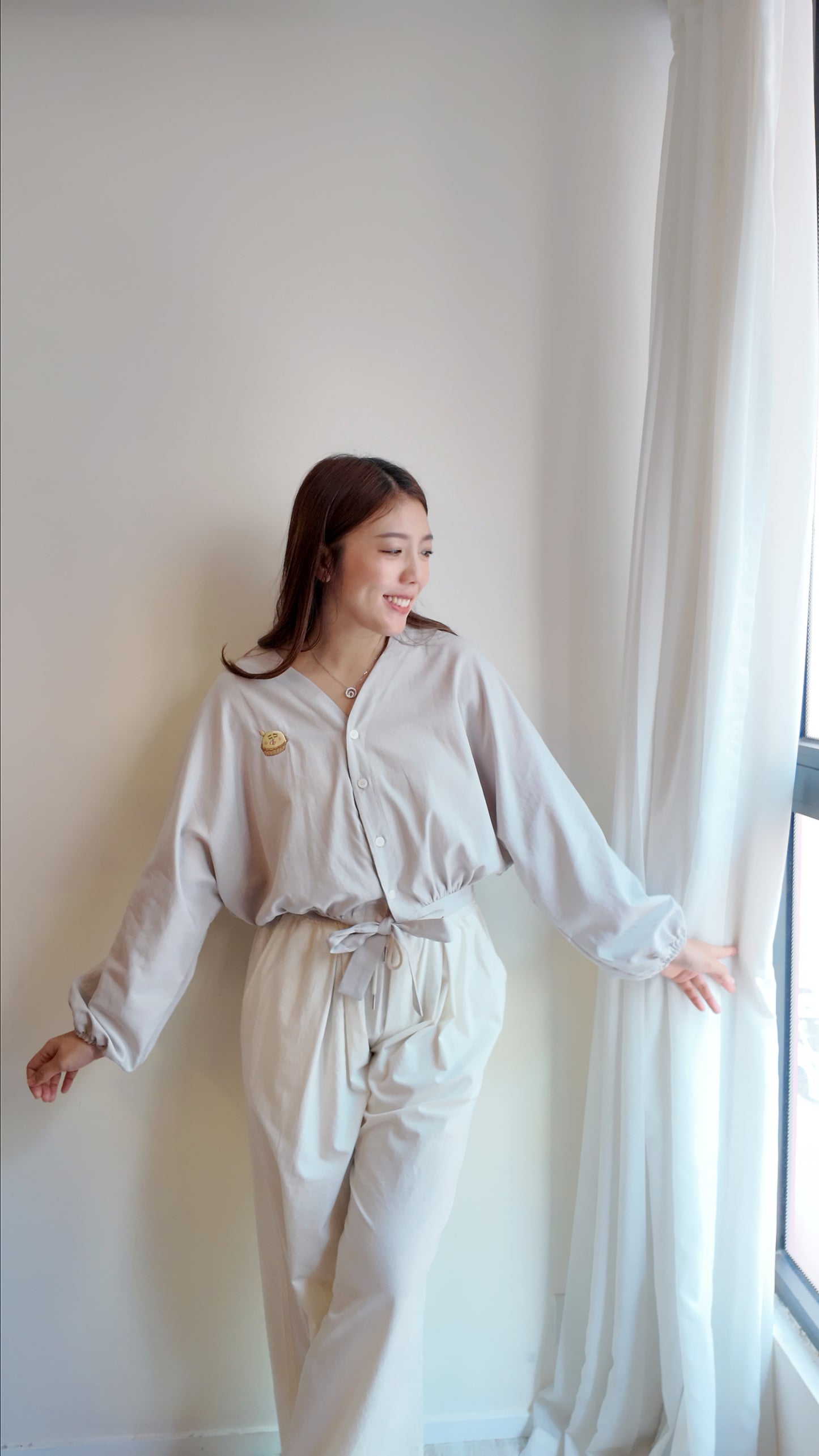 V領素色下綁帶襯衫