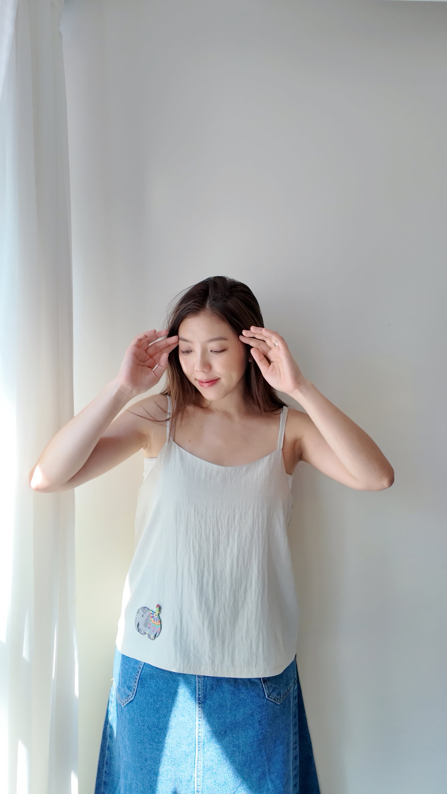 簡約V領吊帶背心