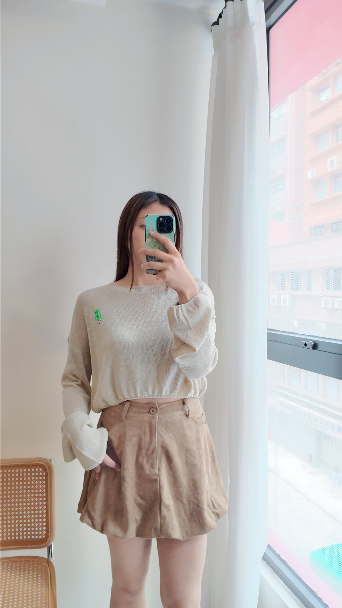 短版薄針織上衣