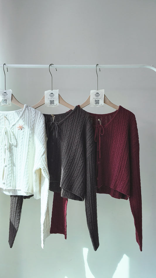 V領綁帶針織排扣上衣