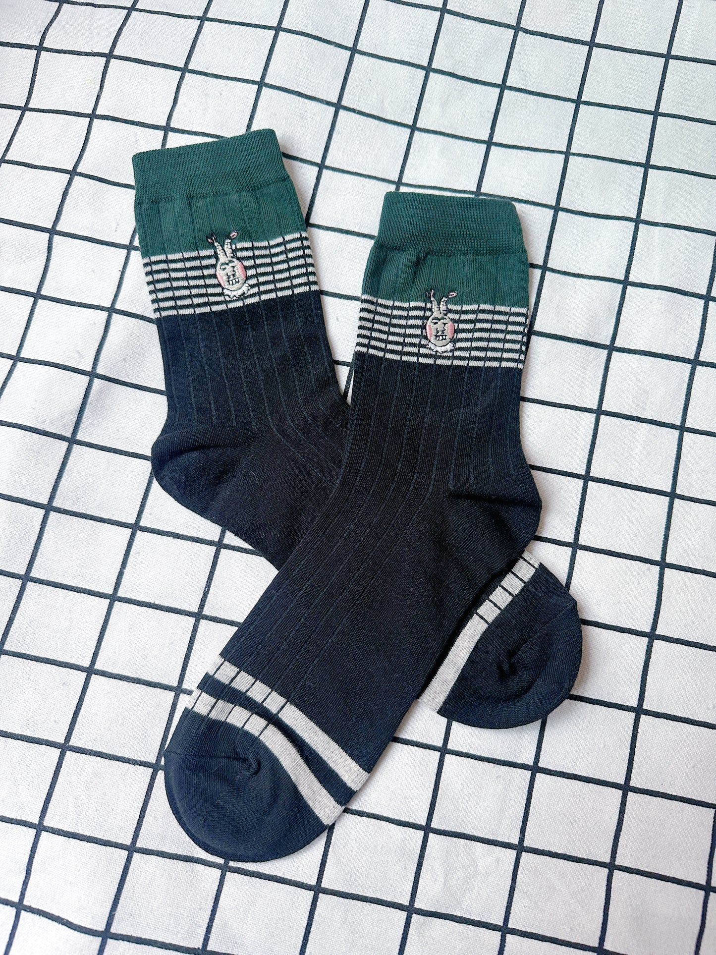 男裝拼色橫條紋刺繡襪子|自家刺繡圖案