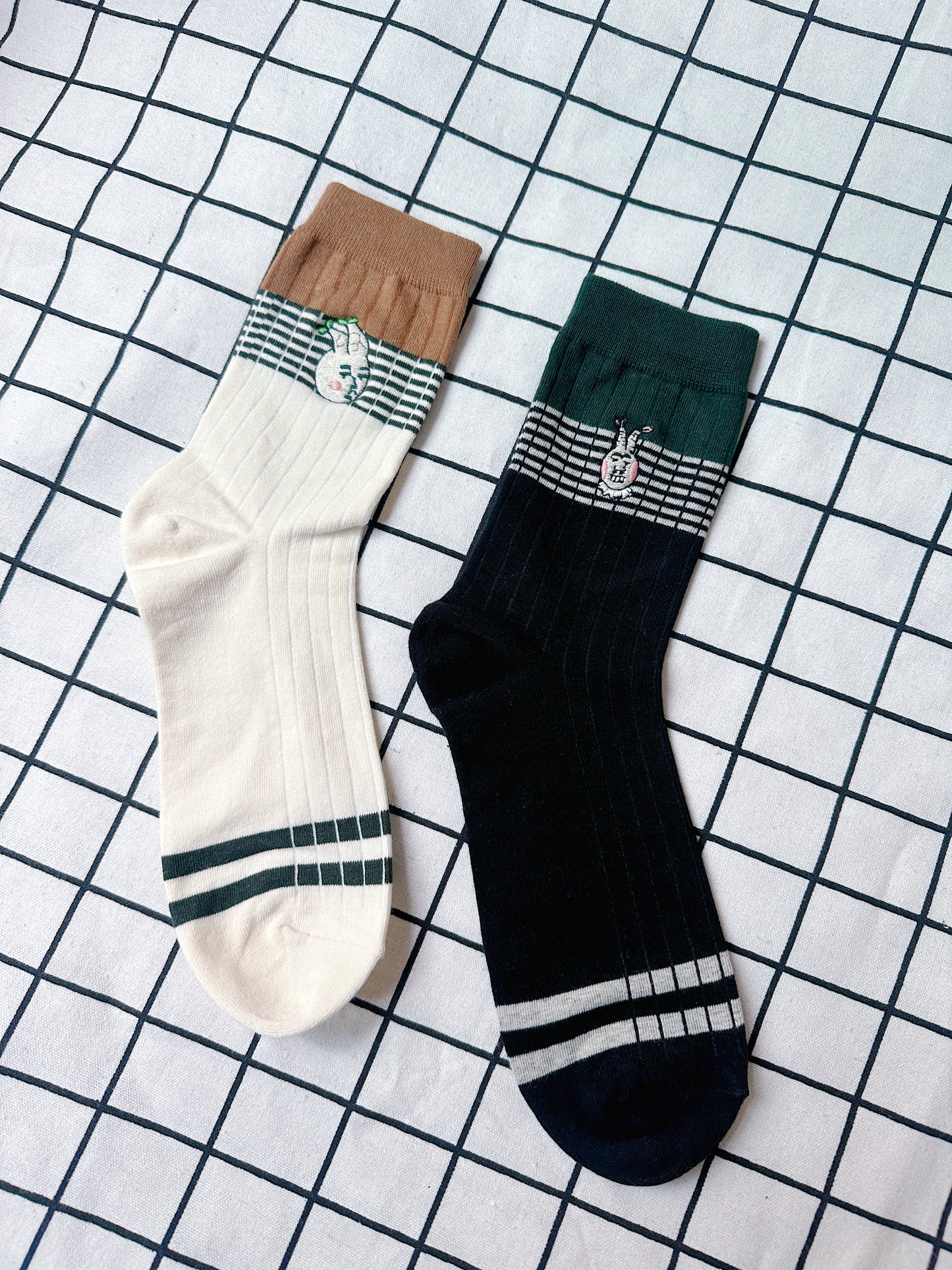 男裝拼色橫條紋刺繡襪子|自家刺繡圖案
