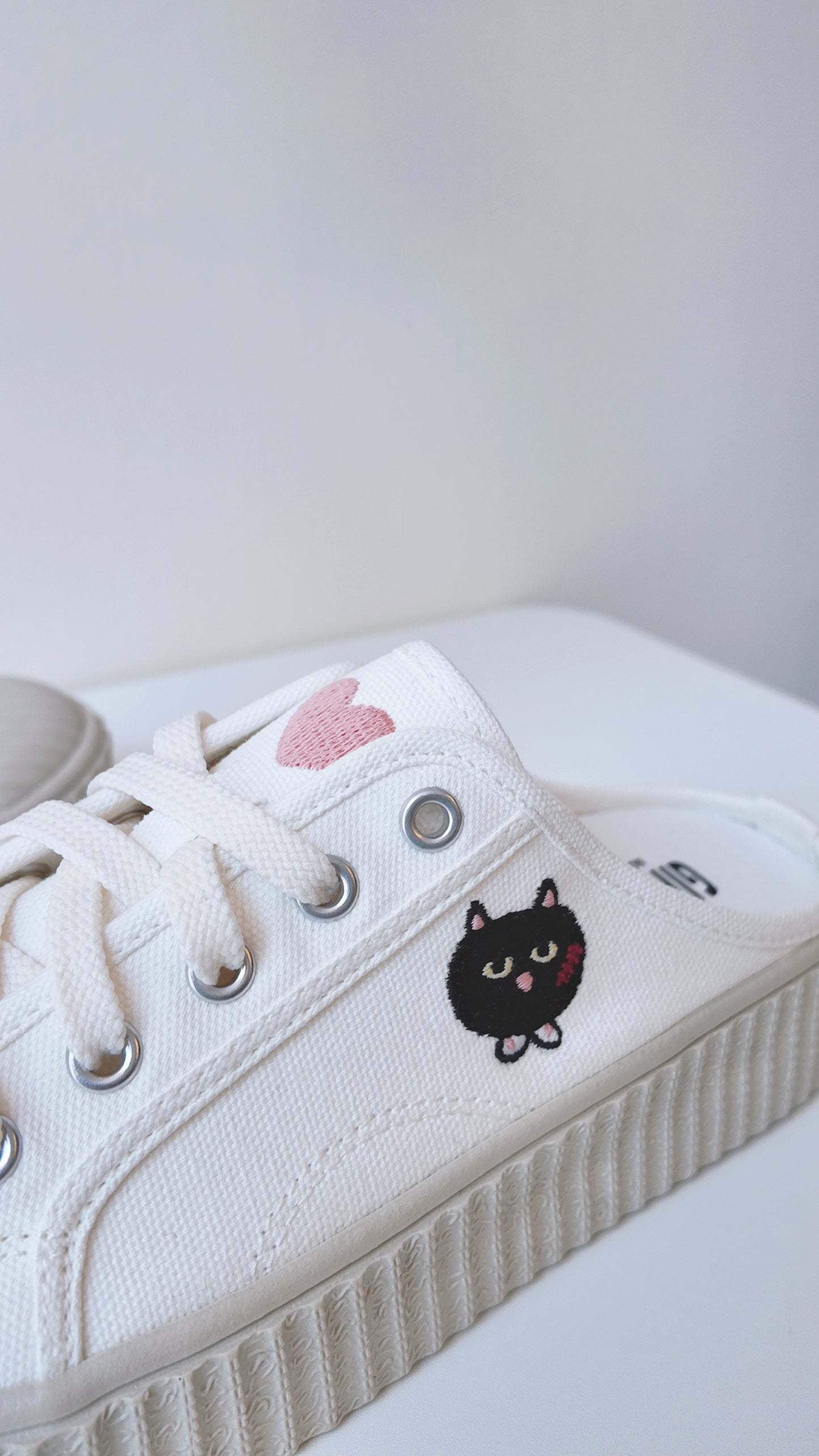 刺繡休閒半包厚底帆布鞋
