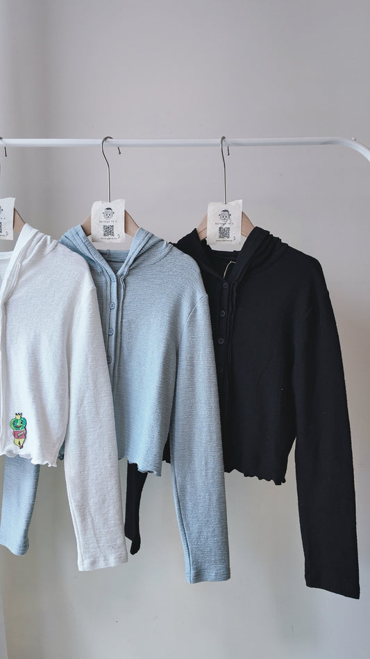 連帽排扣下捲邊外套上衣