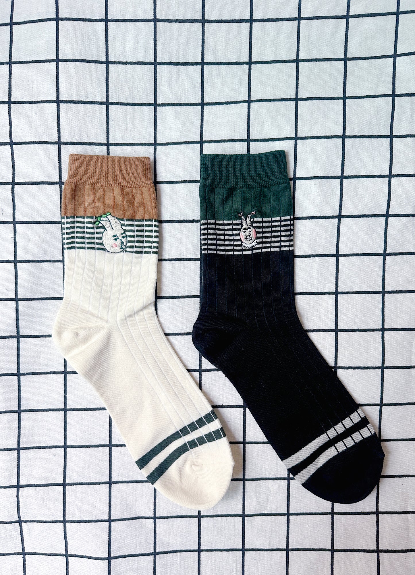 男裝拼色橫條紋刺繡襪子|自家刺繡圖案