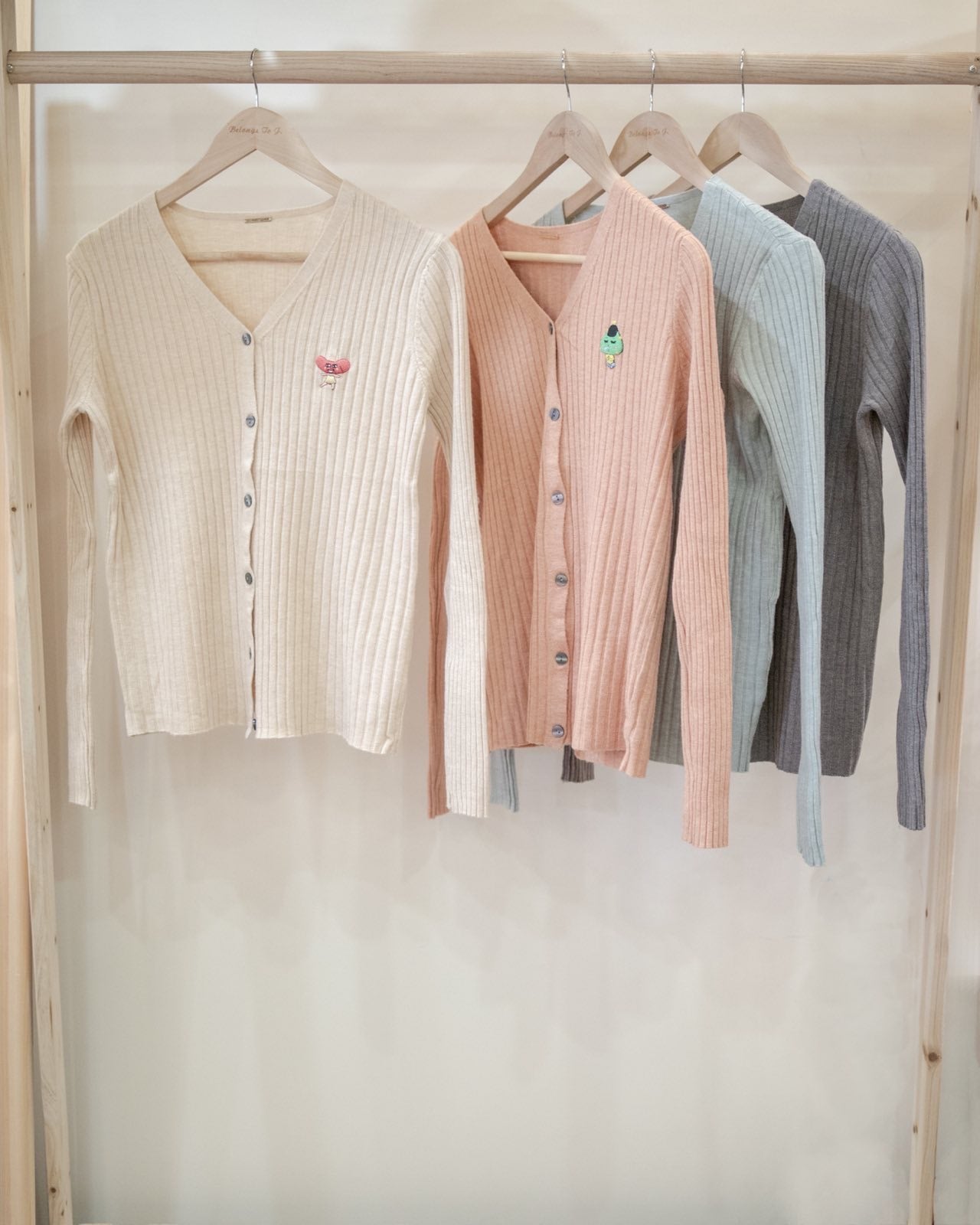 羅紋針織外套|自家刺繡圖案