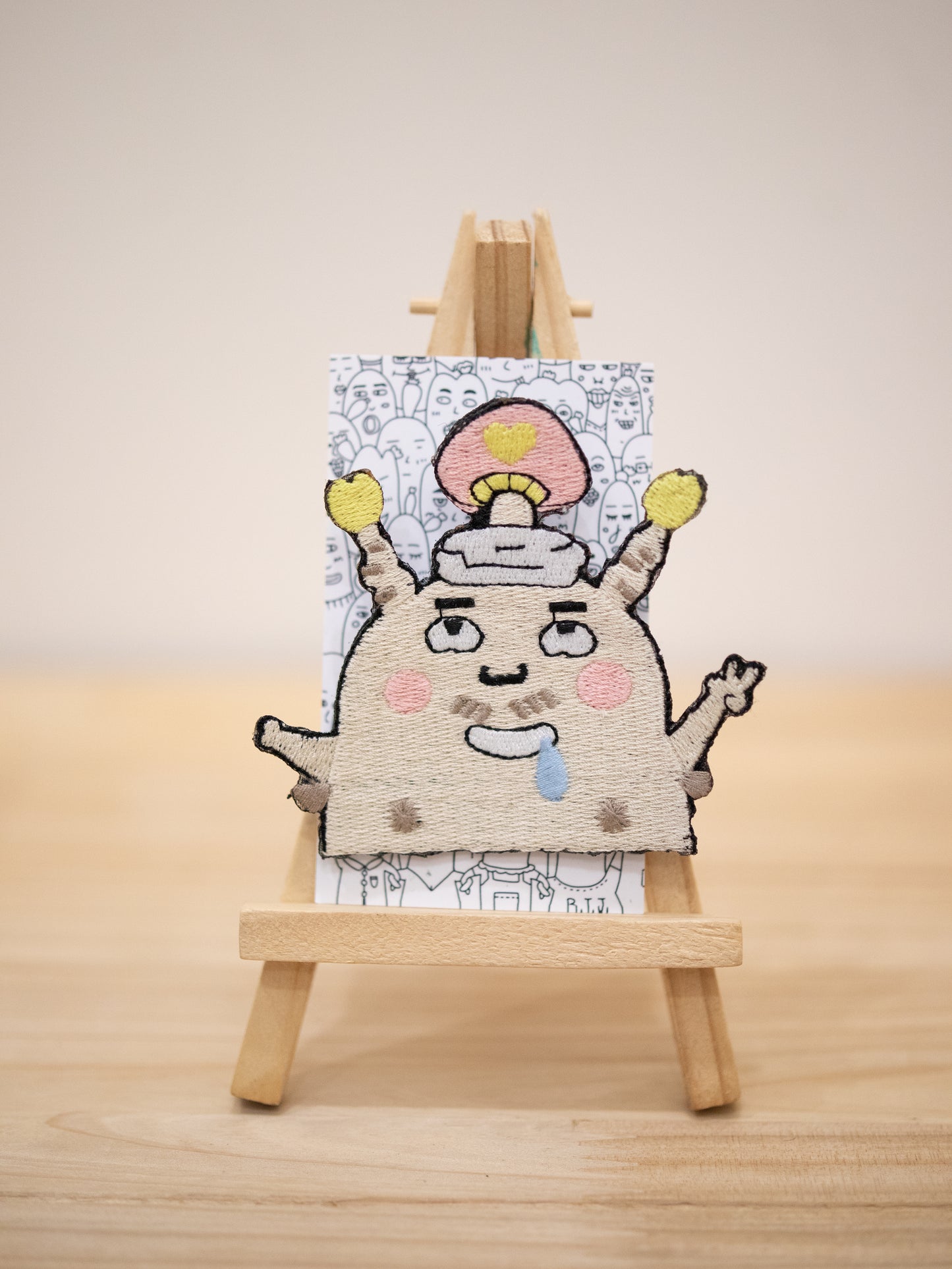 象牙有菇 刺繡扣針/熨貼