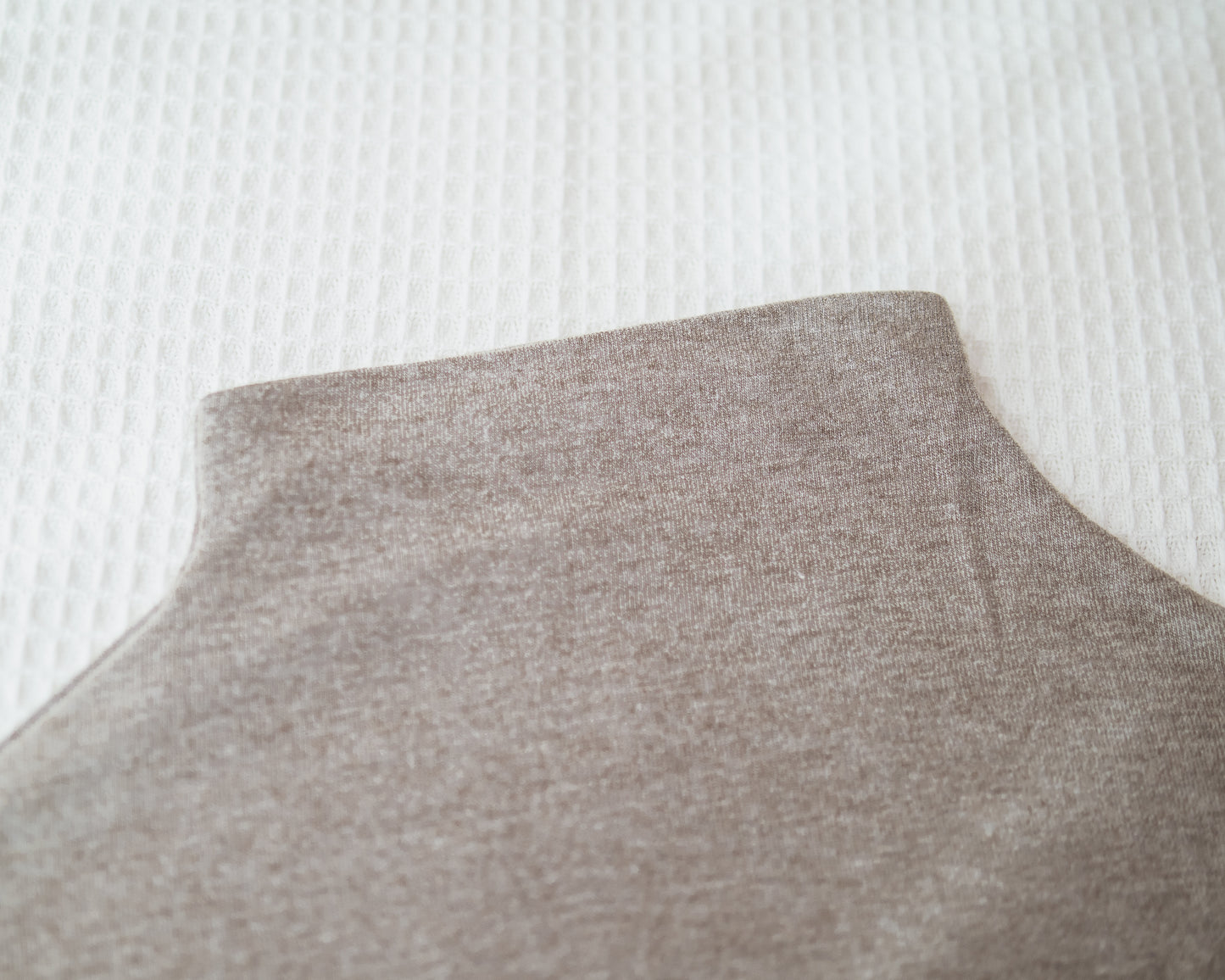 棉花糖小高領上衣