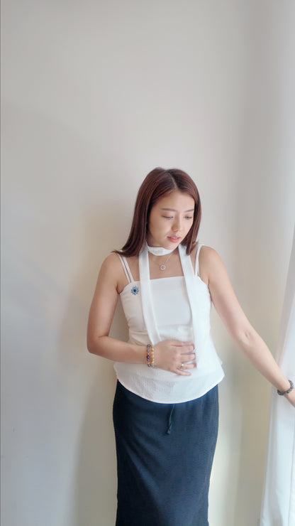 附綁帶壓紋抓皺背心