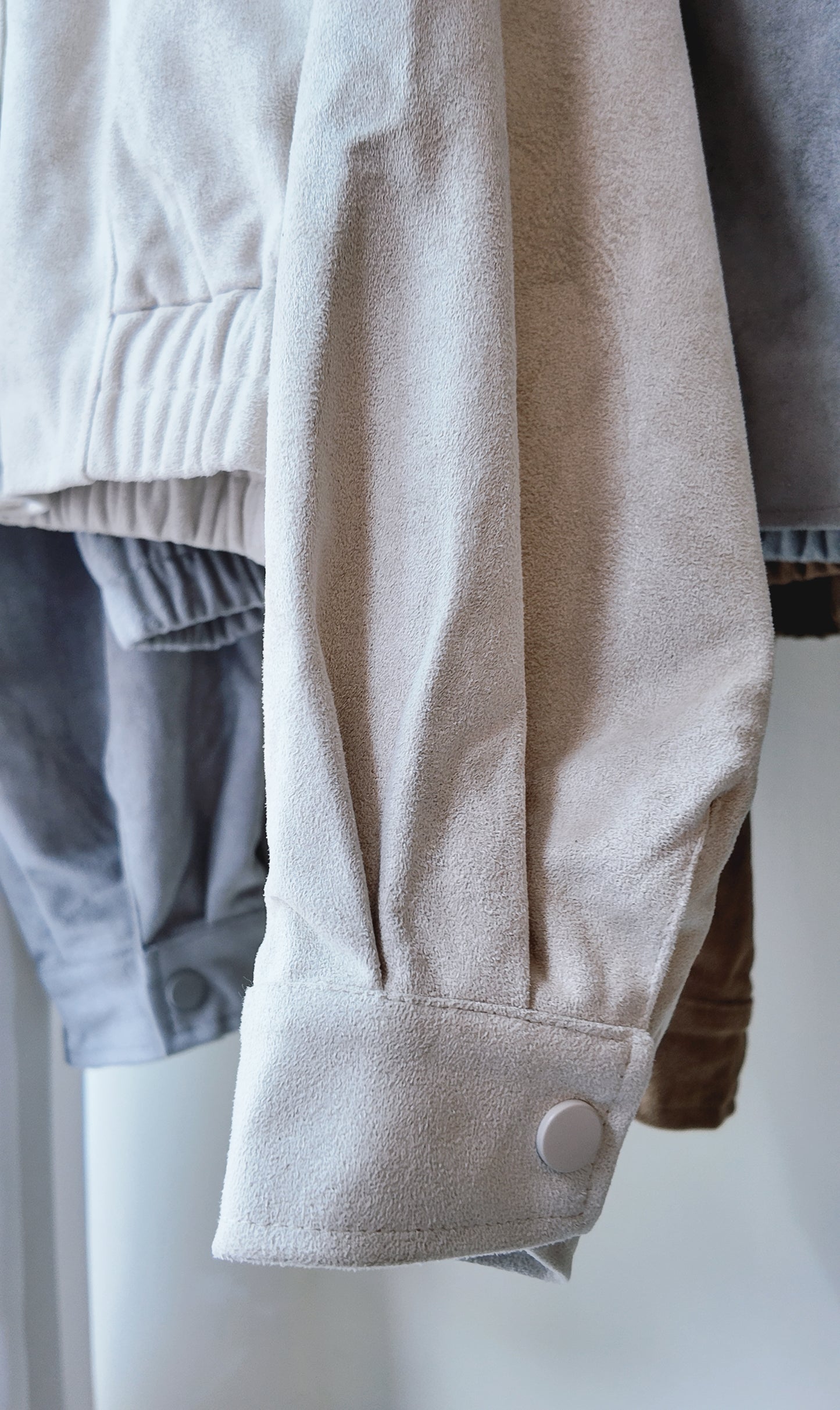 下擺鬆緊兩側車線麂皮外套