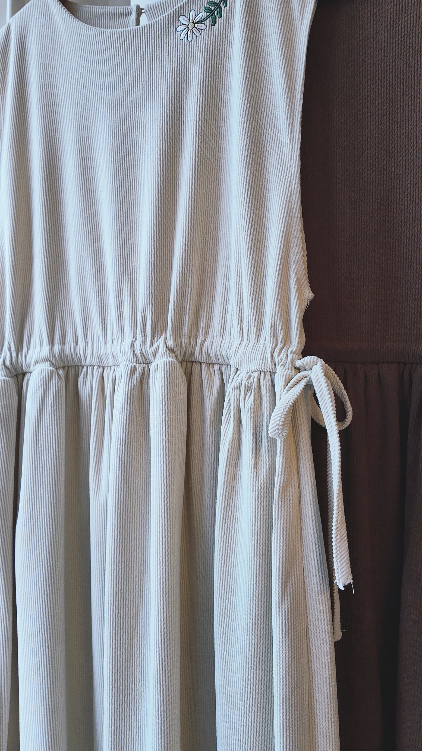 燈芯絨圓領抽繩連身裙