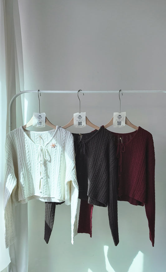 V領綁帶針織排扣上衣