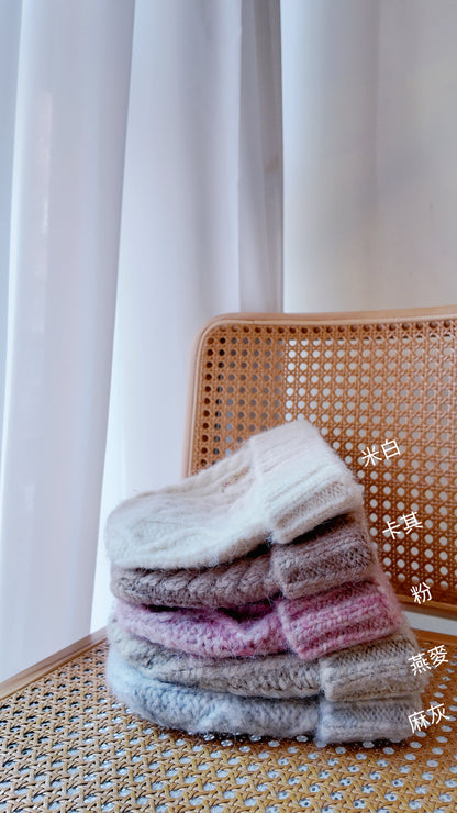 刺繡麻花毛毛冷帽｜自家刺繡圖案