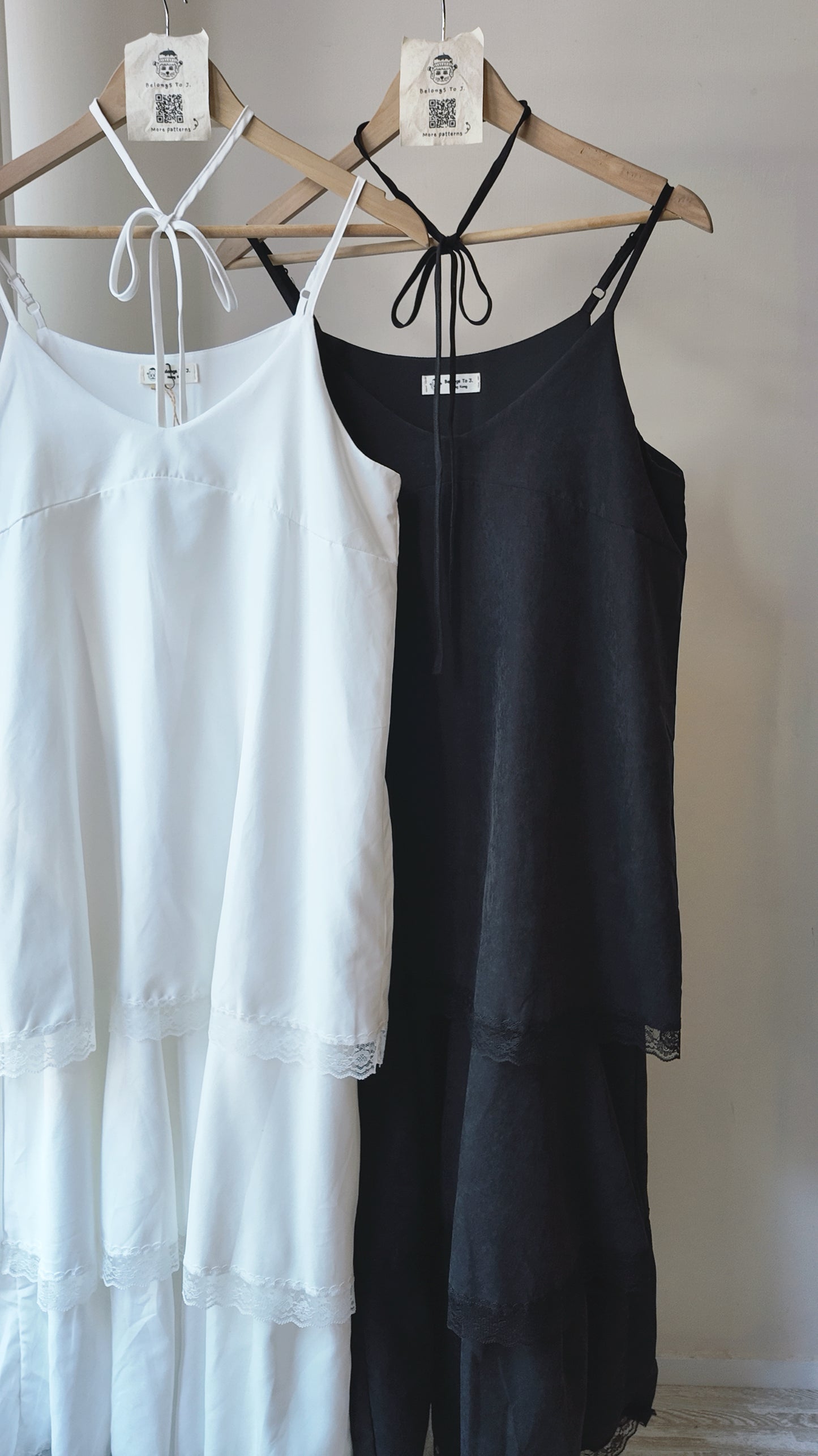 下擺蕾絲附綁帶連身裙