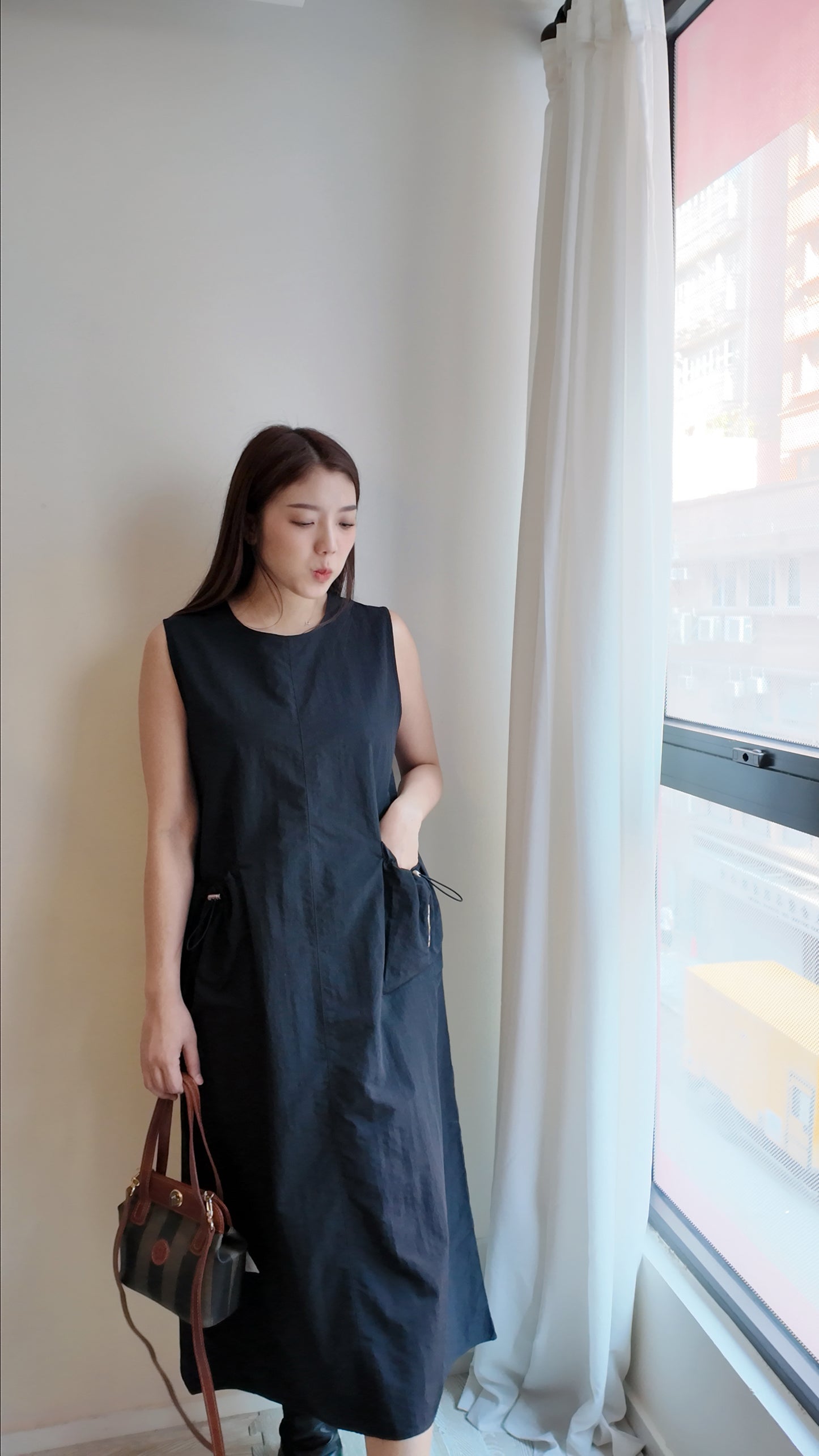 無袖滑料口袋抽繩連身裙