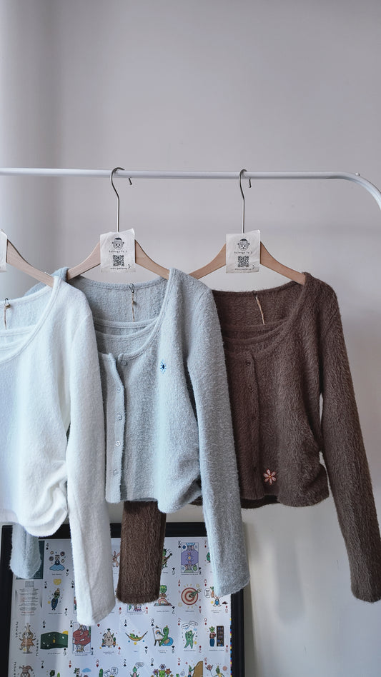 真兩件側抓皺毛毛上衣