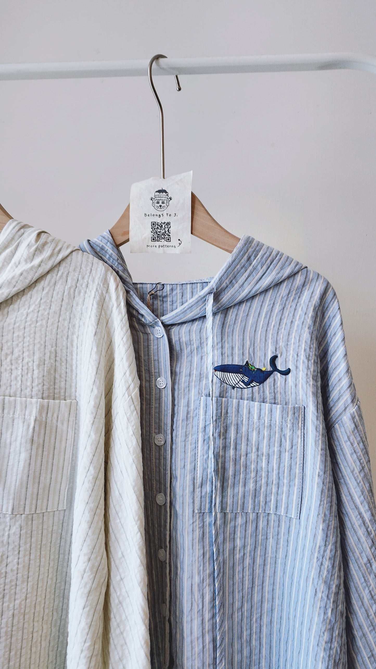 寬鬆直條有帽襯衫