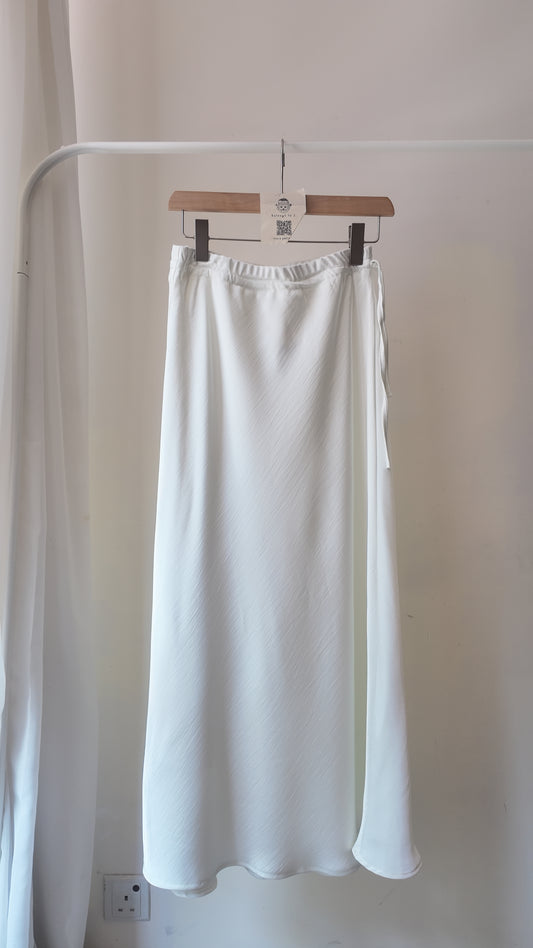 氣質緞面小魚尾側綁帶半截裙