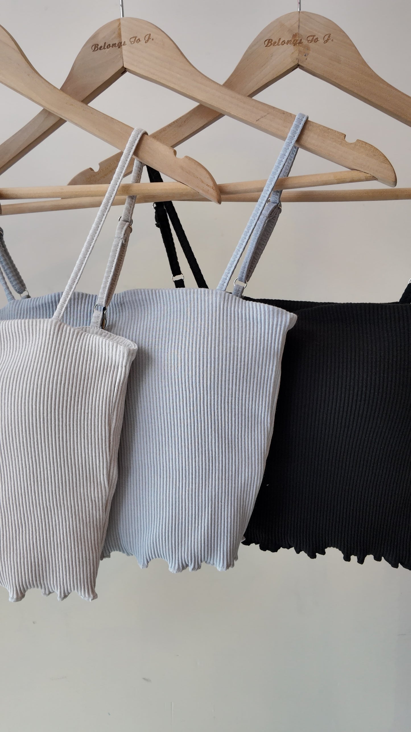 可調節直紋下擺捲邊背心（有胸墊)