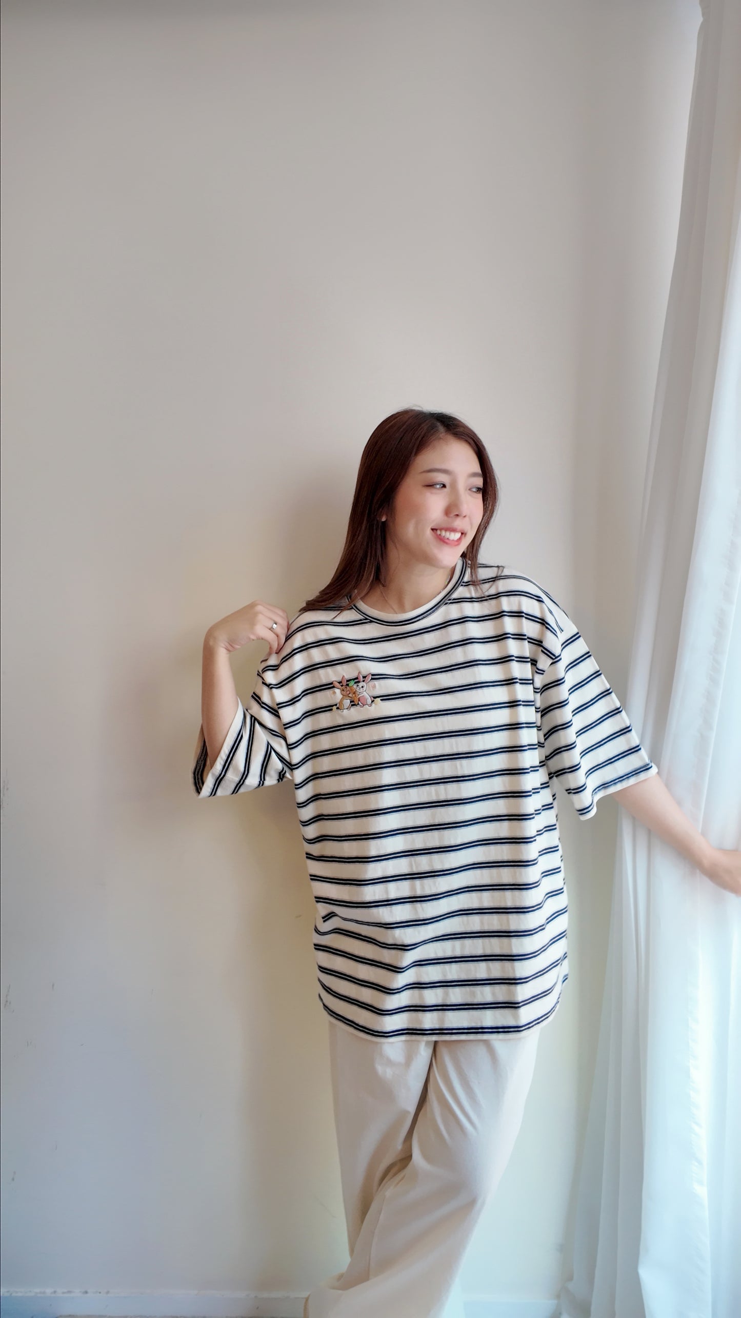 寬鬆圓領橫間短袖上衣