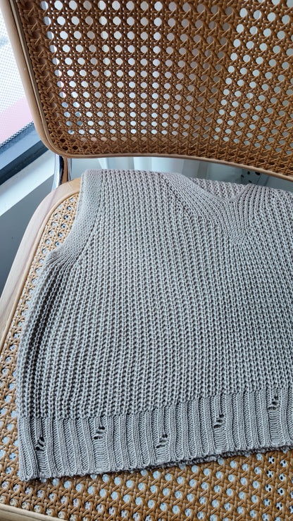 粗針織破洞V領背心