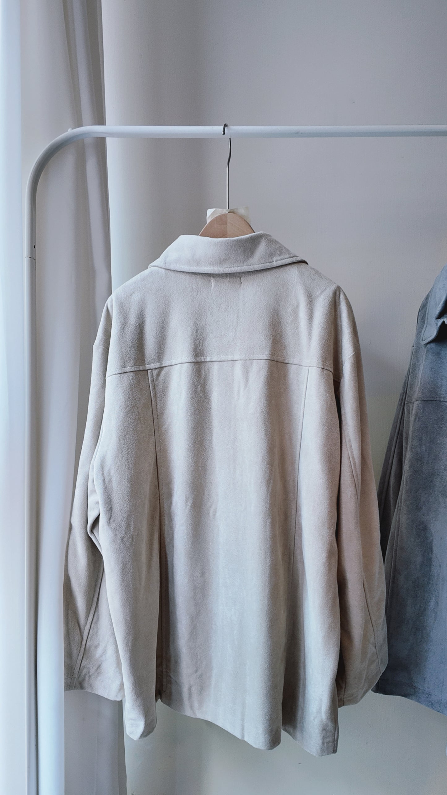 麂皮口袋暗釦中長版外套