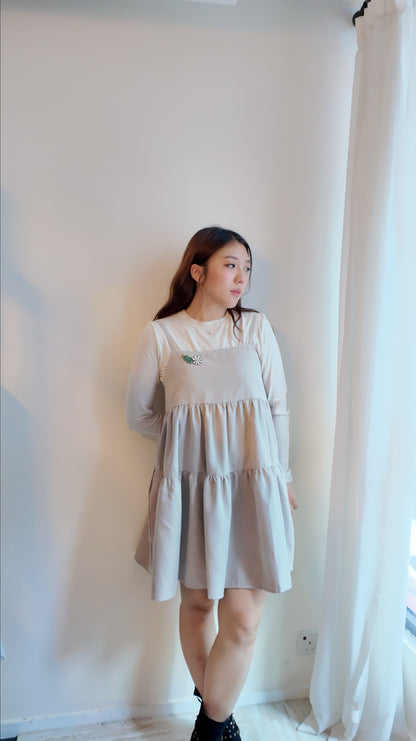 雙側口袋吊帶蛋糕連身裙