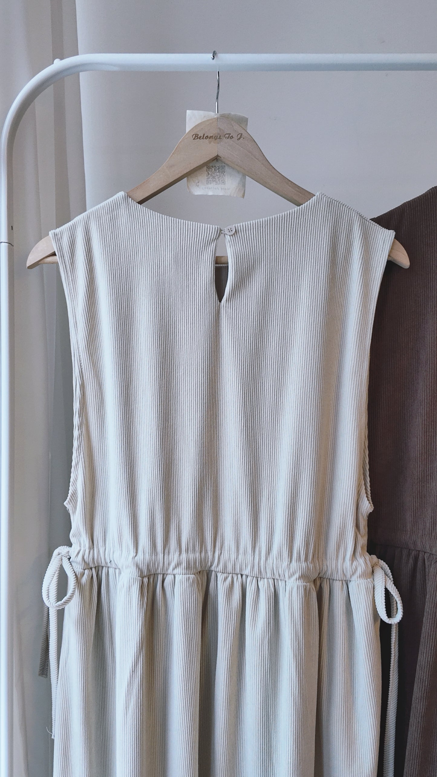 燈芯絨圓領抽繩連身裙