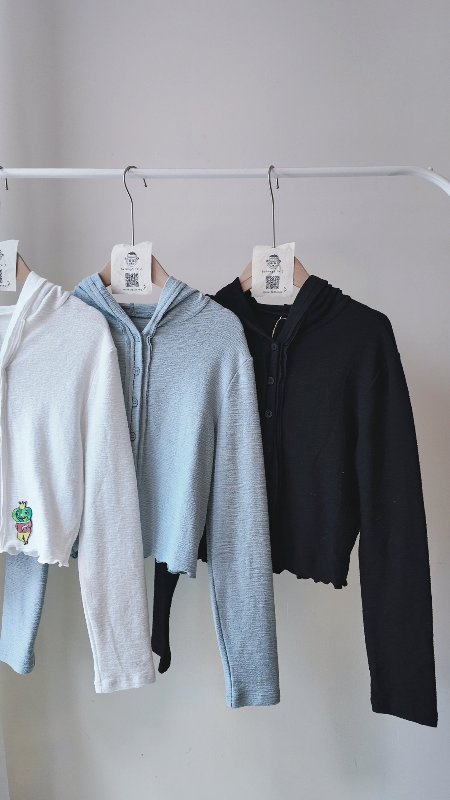 連帽排扣下捲邊外套上衣