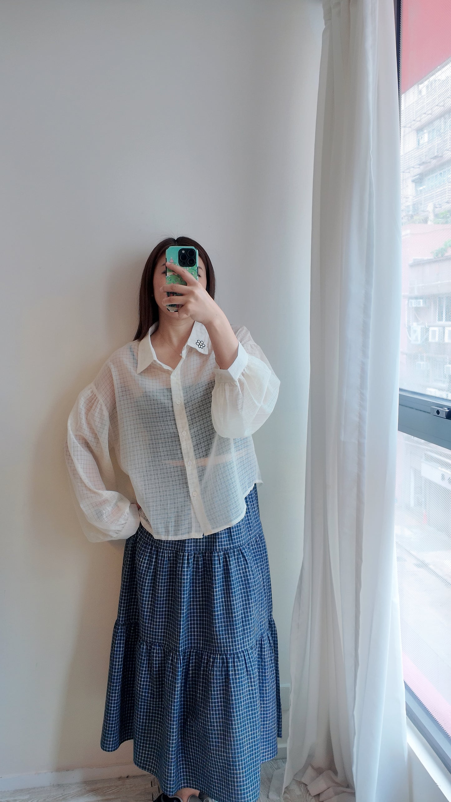 泡泡袖透膚暗格襯衫
