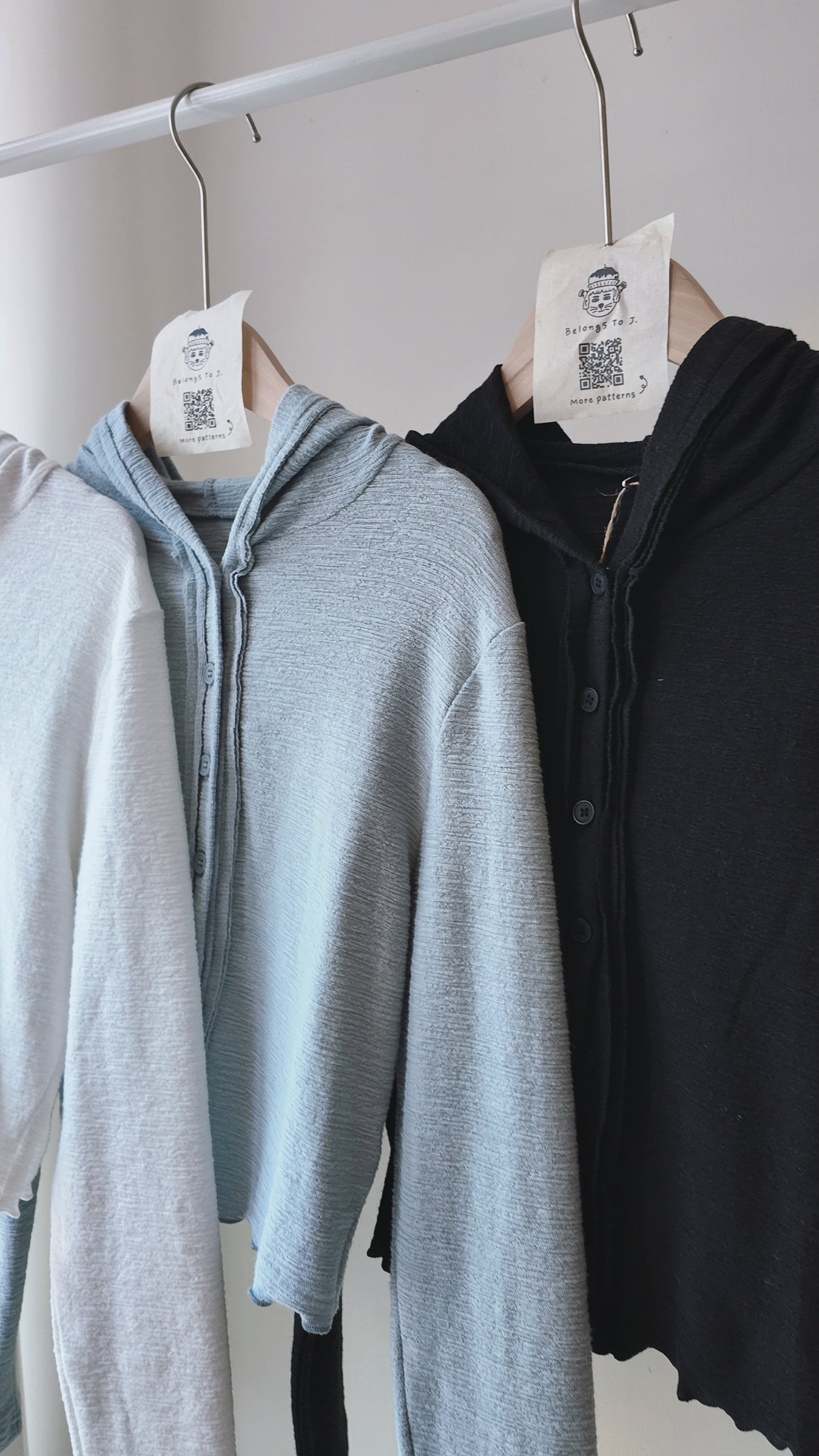 連帽排扣下捲邊外套上衣