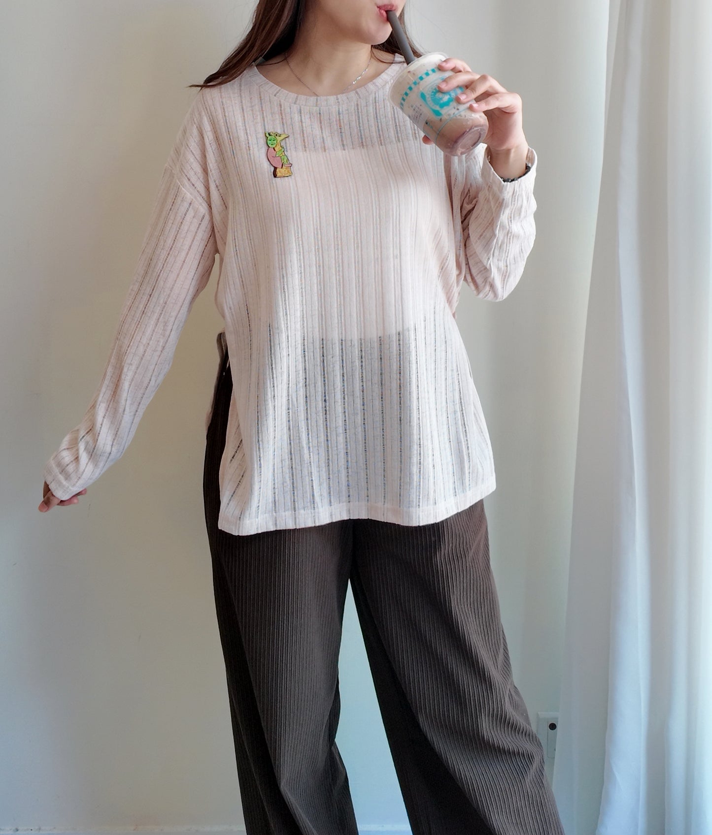 側鈕坑條針織圓領上衣