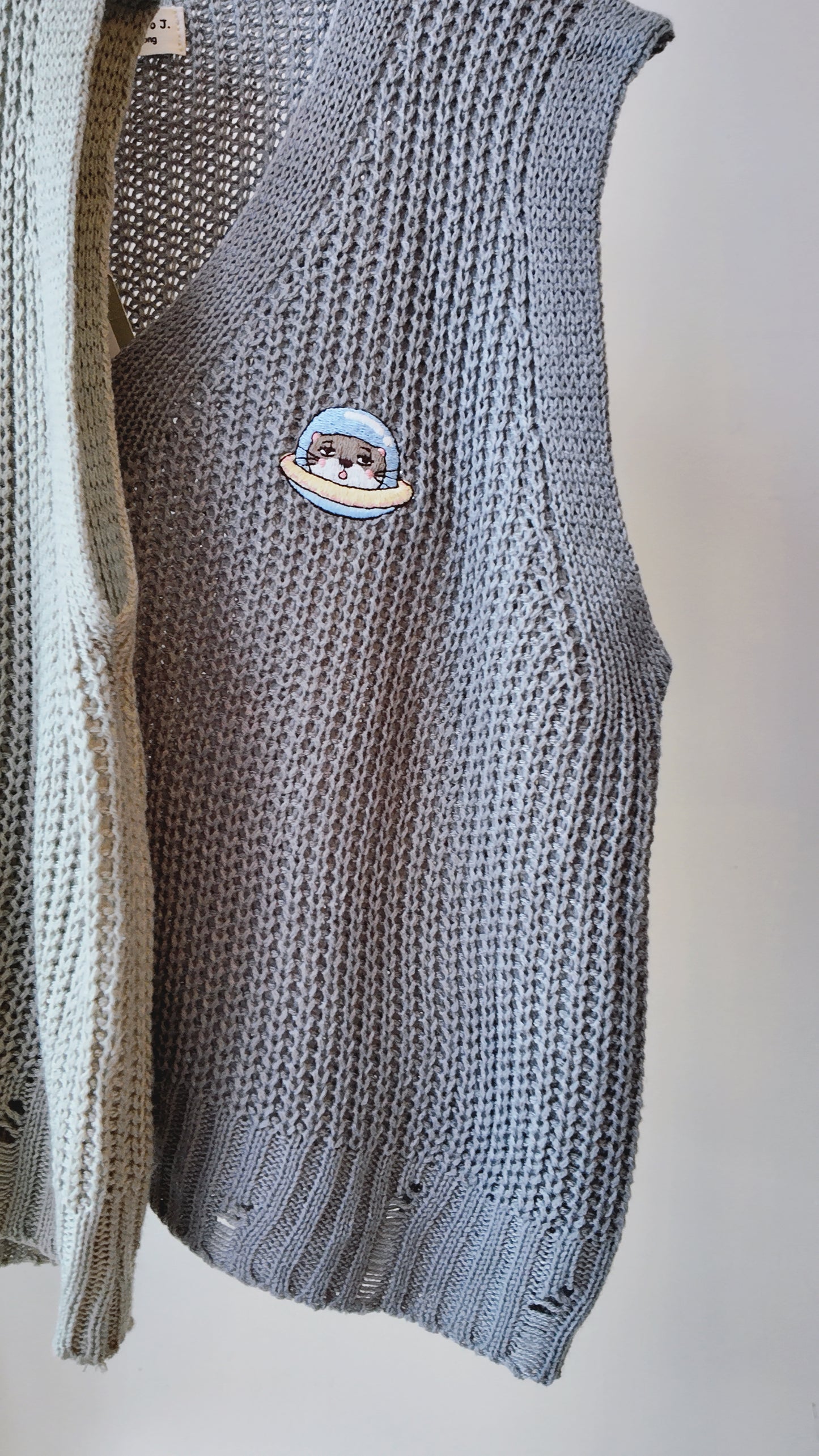 粗針織破洞V領背心