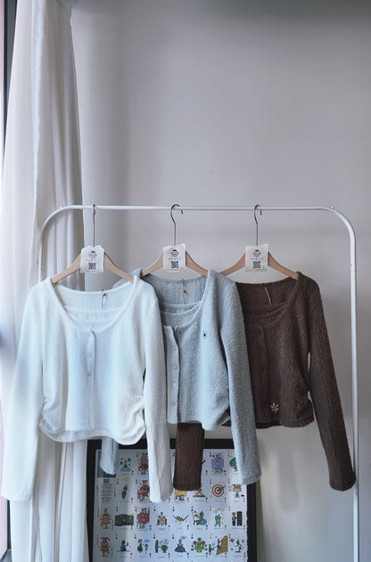 真兩件側抓皺毛毛上衣